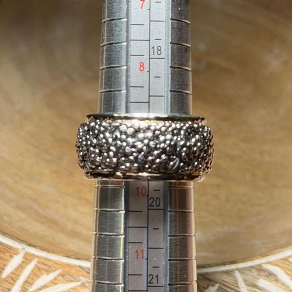 JAI by John Hardy Sterling Silver Artisan Floral Textured Spinner Ring - Picture 8 of 8